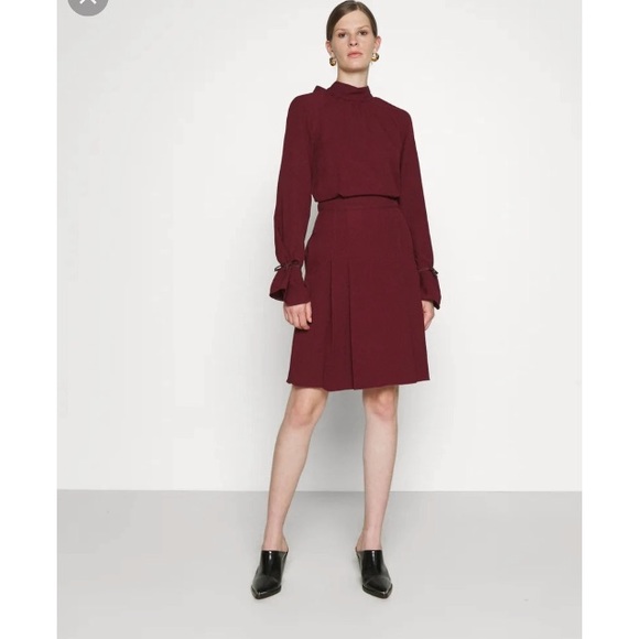 Victoria Victoria BECKHAM Tie Sleeve Plated Dress Victoria Victoria BECKHAM Tie Sleeve Plated Dress